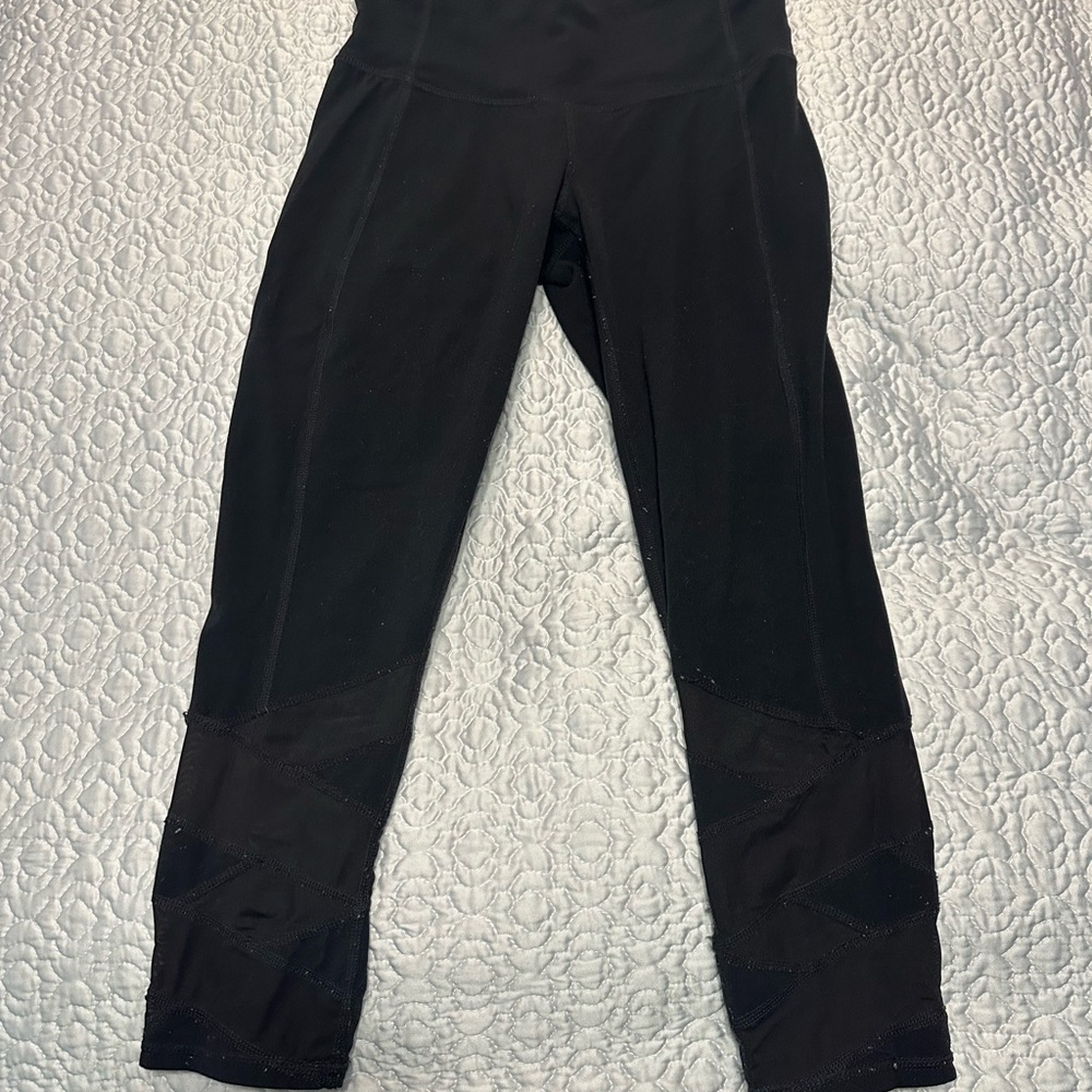 ATHLETA Black Capri Yoga Pants
